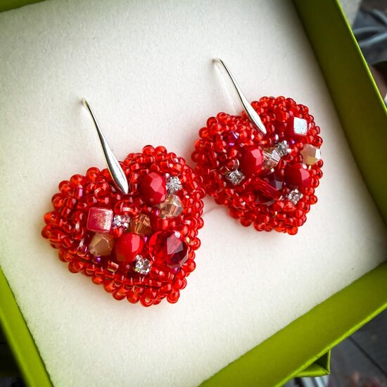 Auskari 'Sarkanās Sirdis'